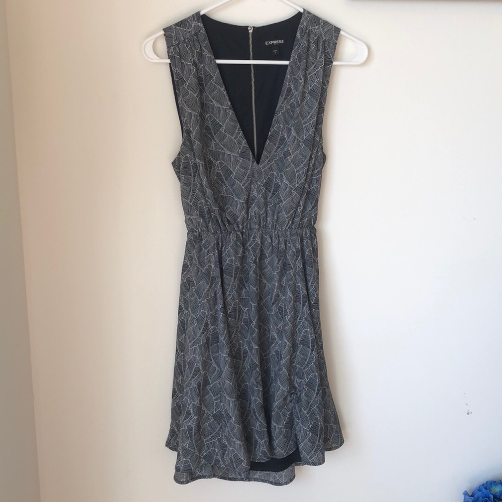 Express semi open back 👗